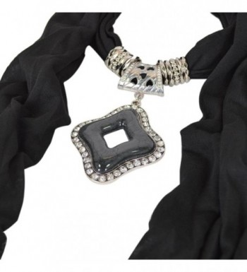 Elegant Diamond Pendant Jewelry Necklace